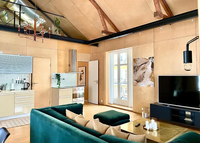 Unique Design House In Center *