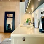 Апартаменты Unique Design House In Center Осло