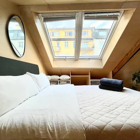 Unique Design House In Center Apartment *