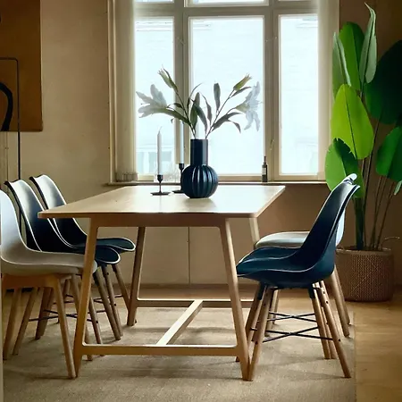 Unique Design House In Center Apartment *